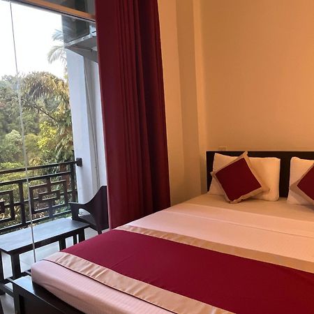 Kandy Rivers Edge Nature Resort Ngoại thất bức ảnh
