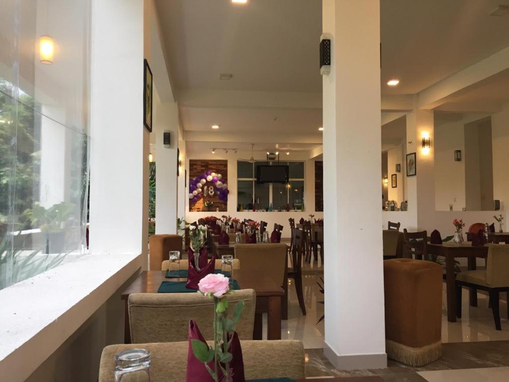 Kandy Rivers Edge Nature Resort Ngoại thất bức ảnh